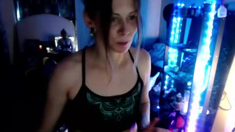 Snapshot of mvnt1s chatting on 07-18-26, 10:13 ghost mantis online show from 07-18-26, 10:13