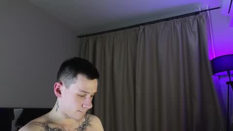 Snapshot of mvpzxc chatting on 12-15-25, 02:32 1x1 online show from 12-15-25, 02:32