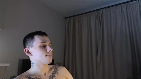 Snapshot of mvpzxc chatting on 12-16-25, 04:23 1x1 online show from 12-16-25, 04:23