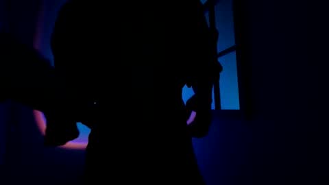 Snapshot of mx_anouk_divine chatting on 10-19-25, 04:57 Mx. Anouk Divine online show from 10-19-25, 04:57