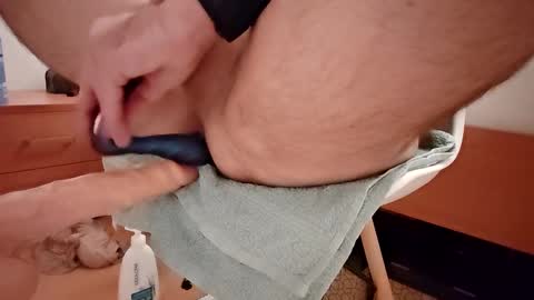 my_dirty_office online show from 12-17-24, 07:40