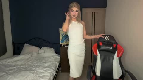 Snapshot of my_muse chatting on 02-15-25, 10:22 Sandra Muse online show from 02-15-25, 10:22