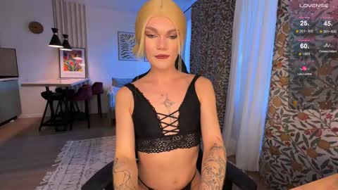 Snapshot of my_muse chatting on 10-18-25, 11:33 Sandra Muse online show from 10-18-25, 11:33