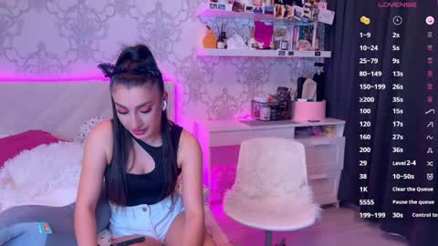 Naomi online show from 04-19-26, 06:10