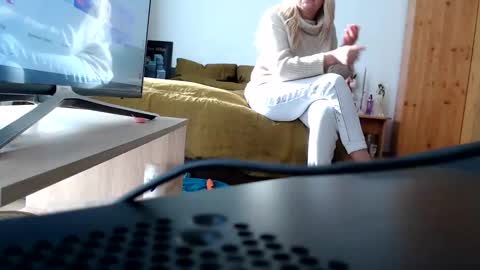 Snapshot of mya_kane chatting on 11-25-25, 08:25 Mia kane online show from 11-25-25, 08:25