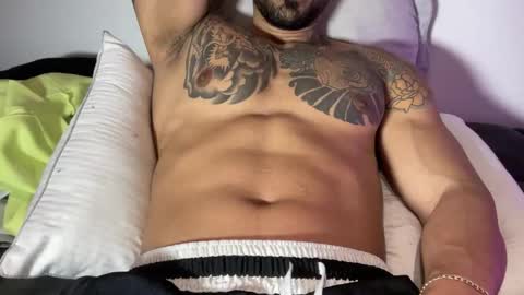 Myke esthetic online show from 10-11-25, 08:13