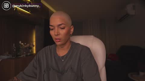 Snapshot of mykinkybunny chatting on 03-04-25, 02:27 jacke BUNNY online show from 03-04-25, 02:27