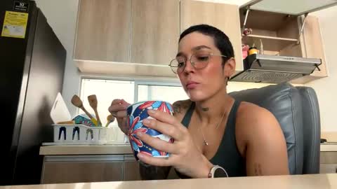 Snapshot of mykinkybunny chatting on 04-24-26, 09:06 jacke BUNNY online show from 04-24-26, 09:06