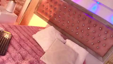 Snapshot of myladreams_ chatting on 07-26-26, 03:36 Myla online show from 07-26-26, 03:36
