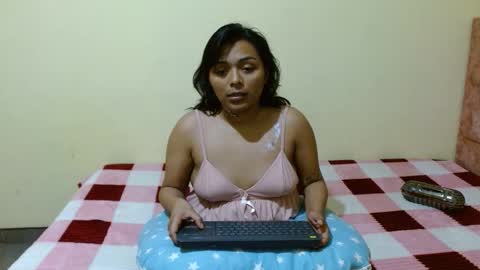 Snapshot of mylu_m chatting on 11-30-25, 05:22 mylu_m online show from 11-30-25, 05:22