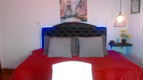 Snapshot of mylu_xx chatting on 06-04-26, 01:39 MYLU online show from 06-04-26, 01:39