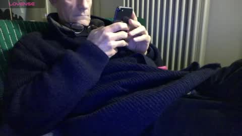 Bi sexy guy lovense hush is on private is open or password show tip if you like. online show from 01-04-25, 06:09