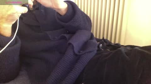 Bi sexy guy lovense hush is on private is open or password show tip if you like. online show from 01-15-25, 09:13