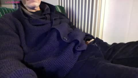 Bi sexy guy lovense hush is on private is open or password show tip if you like. online show from 01-29-25, 04:19