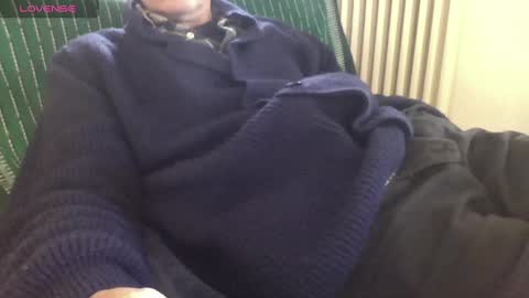 Bi sexy guy lovense hush is on private is open or password show tip if you like. online show from 03-03-25, 02:15