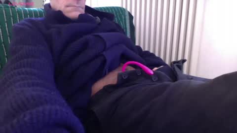 Bi sexy guy lovense hush is on private is open or password show tip if you like. online show from 03-04-25, 11:19