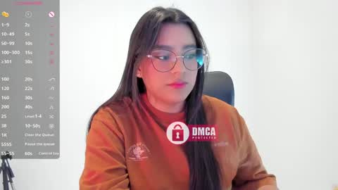 Snapshot of mypretty_isabella chatting on 05-24-26, 03:00 Bella online show from 05-24-26, 03:00