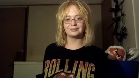 Annie Archer online show from 10-20-25, 03:40