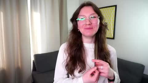 Snapshot of myrapoff chatting on 04-16-26, 12:17 Epsil online show from 04-16-26, 12:17