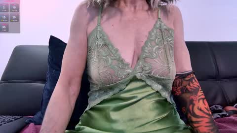 Snapshot of mystery_nymph_milf chatting on 09-08-25, 02:27 Mystery Nymph Milf online show from 09-08-25, 02:27