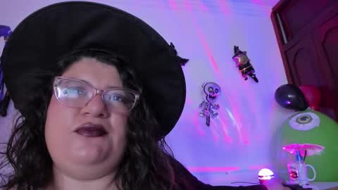 Snapshot of mystery_psique chatting on 10-31-25, 02:07 mystery_psique online show from 10-31-25, 02:07