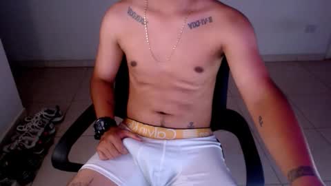 Snapshot of mysteryboy_thin16 chatting on 05-22-26, 11:32 mysteryboy_thin16 online show from 05-22-26, 11:32