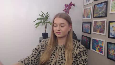 Erica online show from 02-06-25, 07:35