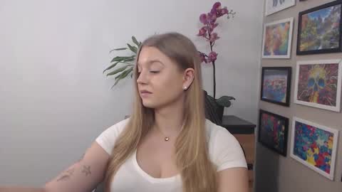 Erica online show from 03-11-25, 08:20