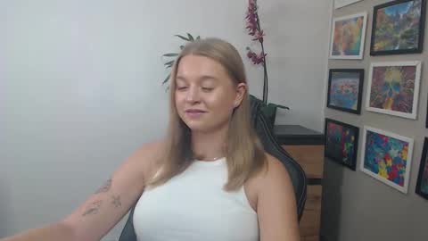 Erica online show from 09-10-25, 10:04