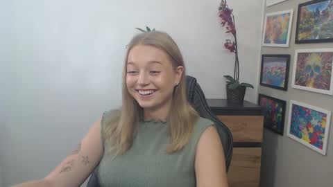 Erica online show from 09-26-25, 09:57