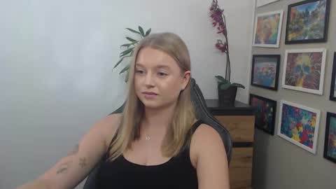 Erica online show from 10-06-25, 08:23