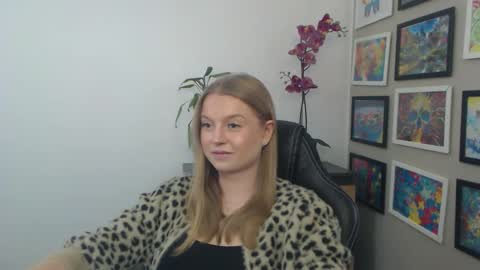 Snapshot of mysteryericax chatting on 04-23-26, 08:57 Erica online show from 04-23-26, 08:57