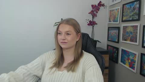 Snapshot of mysteryericax chatting on 04-27-26, 10:24 Erica online show from 04-27-26, 10:24