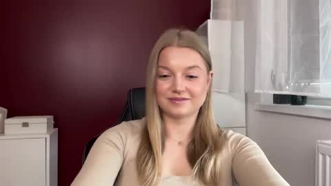 Snapshot of mysteryericax chatting on 05-12-26, 07:38 Erica online show from 05-12-26, 07:38