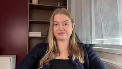 Snapshot of mysteryericax chatting on 05-16-26, 10:36 Erica online show from 05-16-26, 10:36