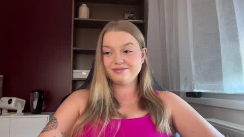 Snapshot of mysteryericax chatting on 05-29-26, 11:08 Erica online show from 05-29-26, 11:08
