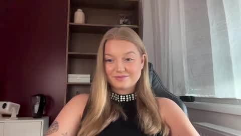 Snapshot of mysteryericax chatting on 05-30-26, 11:51 Erica online show from 05-30-26, 11:51