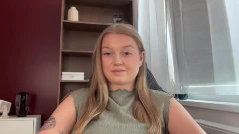 Snapshot of mysteryericax chatting on 06-03-26, 10:07 Erica online show from 06-03-26, 10:07