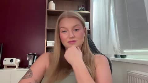 Snapshot of mysteryericax chatting on 07-02-26, 07:03 Erica online show from 07-02-26, 07:03