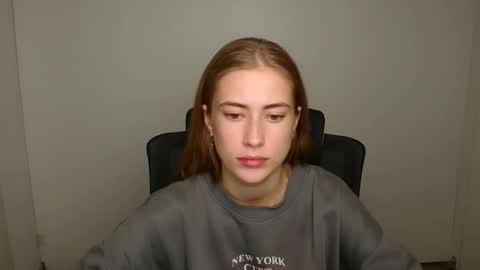 Emelie online show from 10-21-25, 11:22