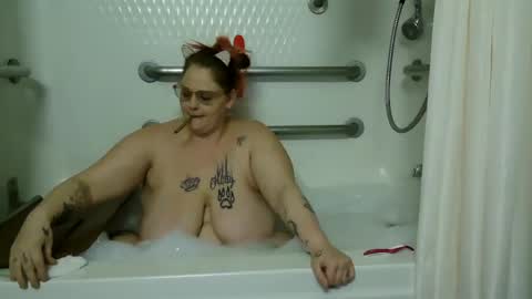 Snapshot of mysticlynn420 chatting on 01-29-25, 11:20 MysticLynn online show from 01-29-25, 11:20