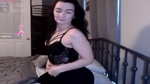 Snapshot of mysticmuse94 chatting on 02-05-25, 01:54 MysticMuse online show from 02-05-25, 01:54