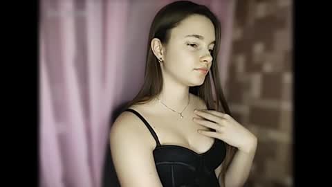 Snapshot of mysticrose_ chatting on 02-24-26, 07:34 Leya online show from 02-24-26, 07:34