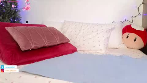 Snapshot of mysweetsofie1 chatting on 12-18-25, 10:27 MySweetSofie online show from 12-18-25, 10:27