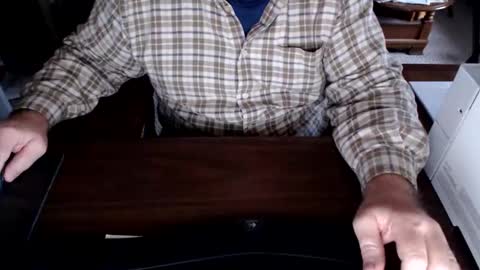 Snapshot of mytimeyourtimeourtime chatting on 11-09-25, 05:33 ItsTime online show from 11-09-25, 05:33