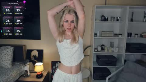 Olivia or just olive online show from 10-09-25, 07:23