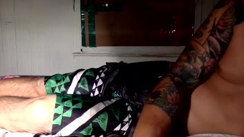 str8 dom alphaAsian Daddy type. sorry not bi or  curious but i dont judgediscrimenate. online show from 02-13-25, 11:39