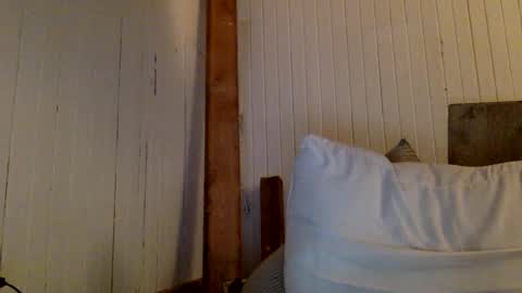 str8 dom alphaAsian Daddy type. sorry not bi or  curious but i dont judgediscrimenate. online show from 12-21-25, 04:30