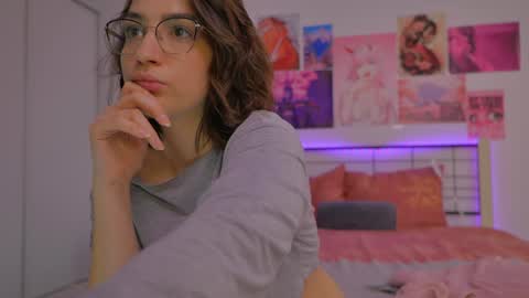Snapshot of naalani chatting on 12-27-24, 10:12 Naalani online show from 12-27-24, 10:12