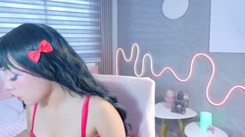 naaomi_cute online show from 10-18-25, 08:53